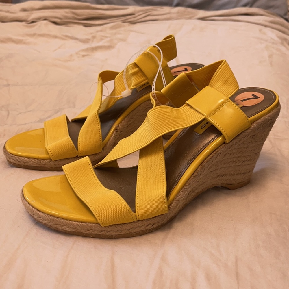 bandolino Women’s size 7 Wedges